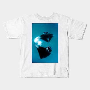 Manta rays feeding (C007/2162) Kids T-Shirt